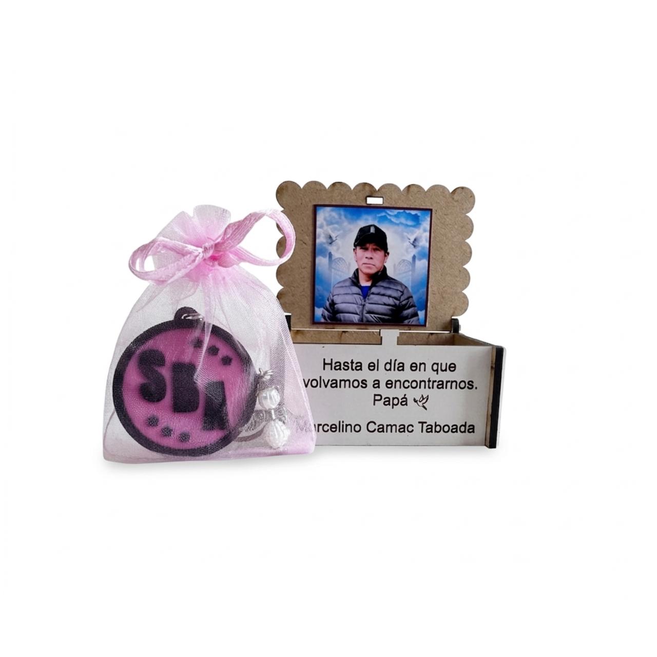 Caja en Corte Láser para Misa de Honras + Llavero 3D Personalizado - Imagen 3